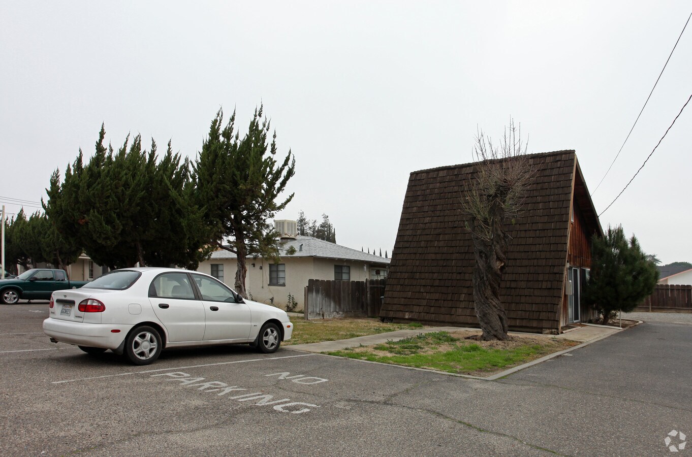 Photo - 307 Almond Ave