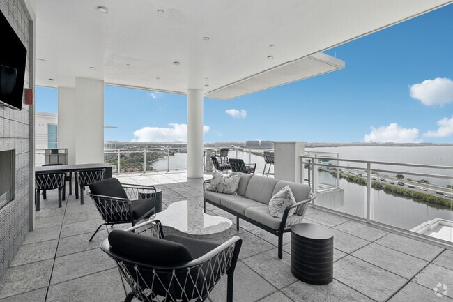Rooftop Lounge