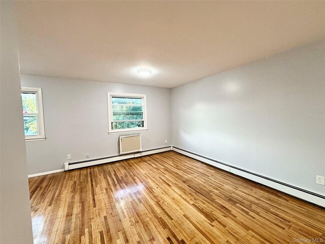 Photo - 256-20 Craft Ave