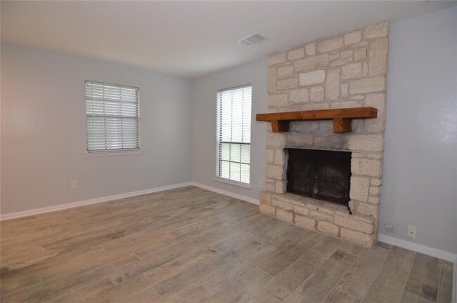 Photo - 8912 Circle Dr