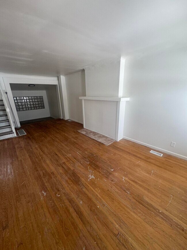 Photo - 16515 Log Cabin St