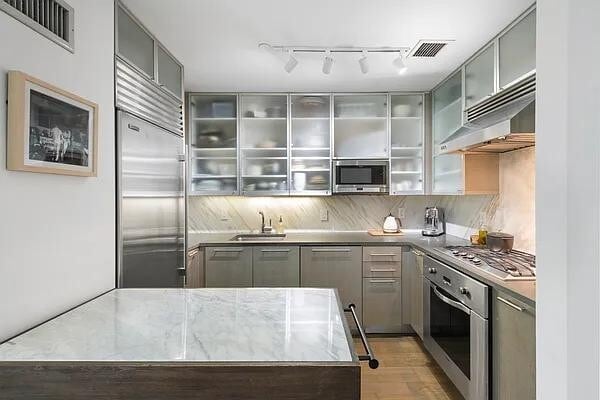 200 Chambers St Unit 4U