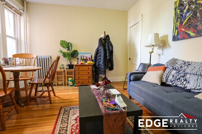 Building Photo - 16 Fuller St Unit 1