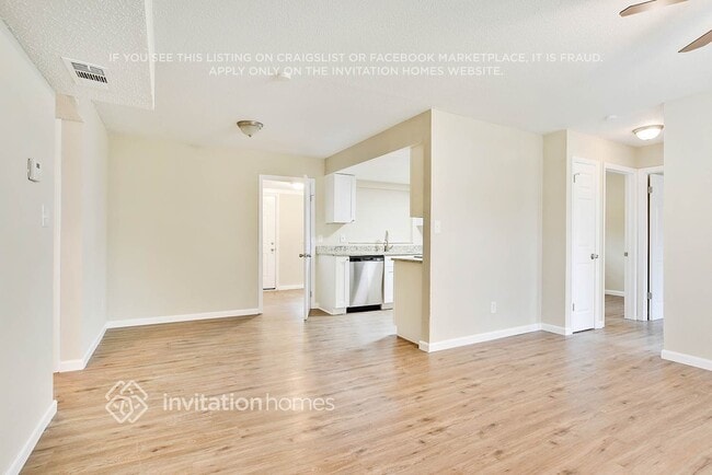 Photo - 4033 Castlegate Dr
