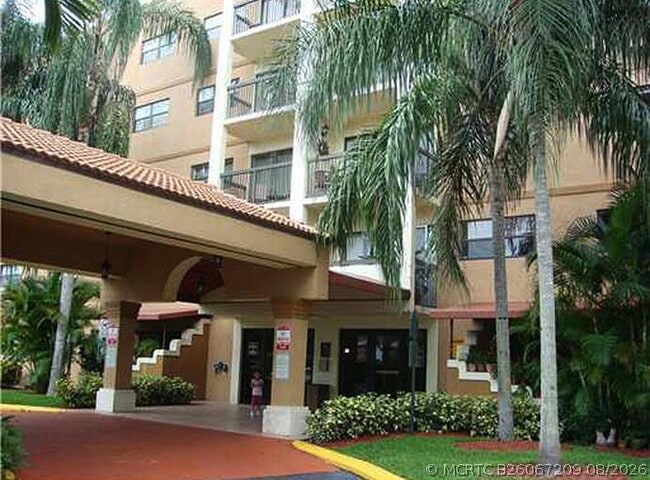 Building Photo - 701 NW 19th St Unit 408