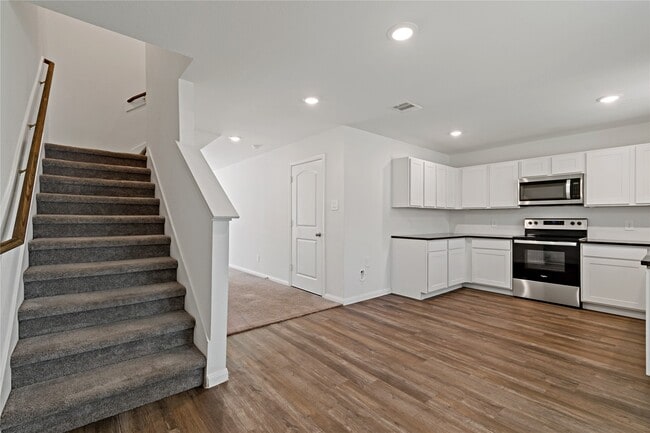 Photo - 264 Pin Oak
