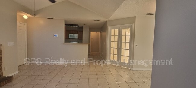 Photo - 956 Forest Ridge Ct House