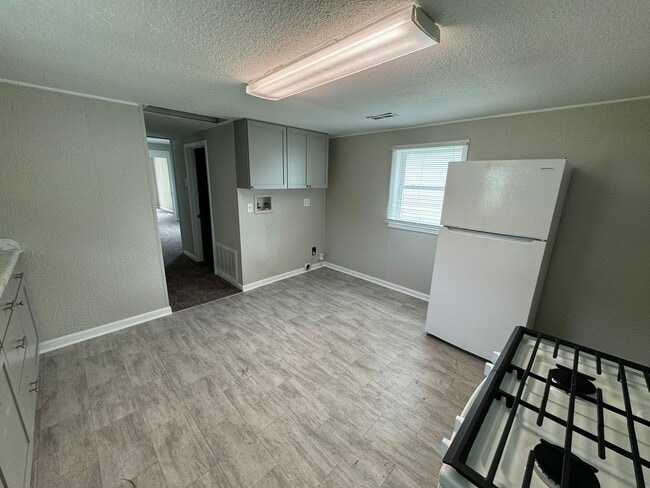 Photo - 6412 Brown St