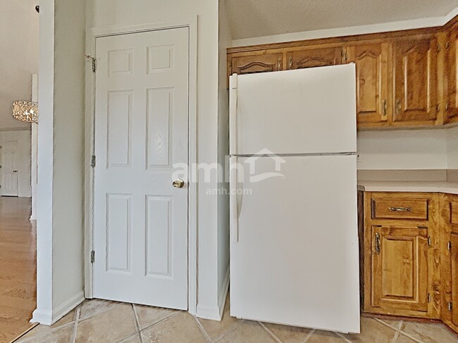 Photo - 2322 Sir Edward Ln