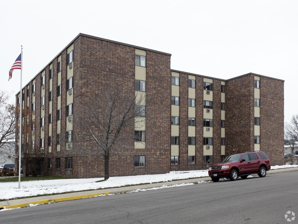 Photo - Woodmere Apartments
