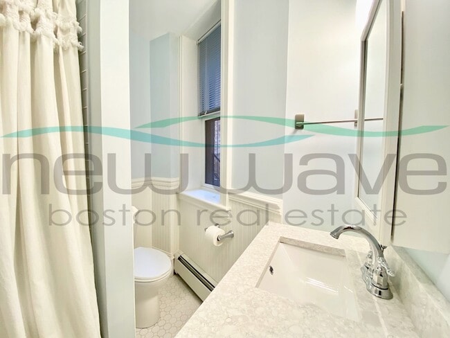 Building Photo - 31 Massachusetts Ave Unit 1-3 Rental