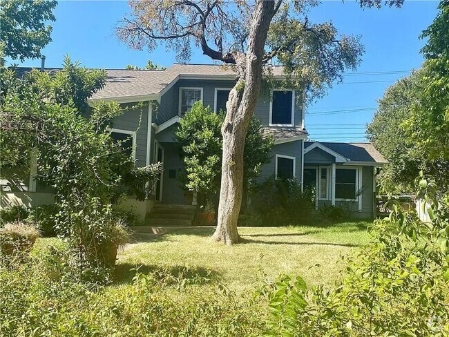 Building Photo - 1811 W 39th St Rental