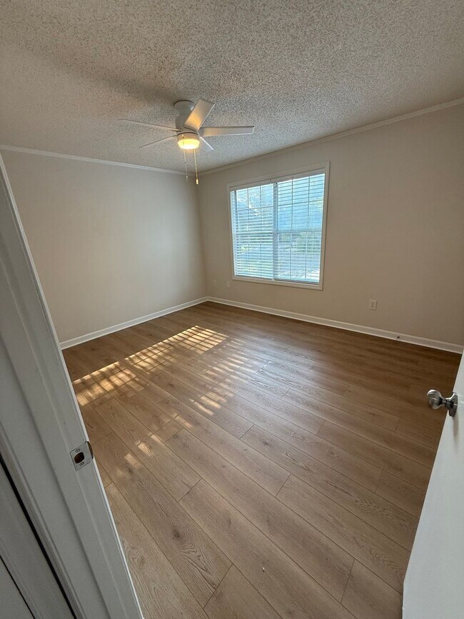 Photo - Long Term Rental - Smoke Rise Townhouse - ...