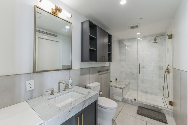 Photo - DOWNTOWN AUSTIN CONDO ON RAINEY STREET!! 1 BEDROOM 1 BATH - FULLY FURNISHED