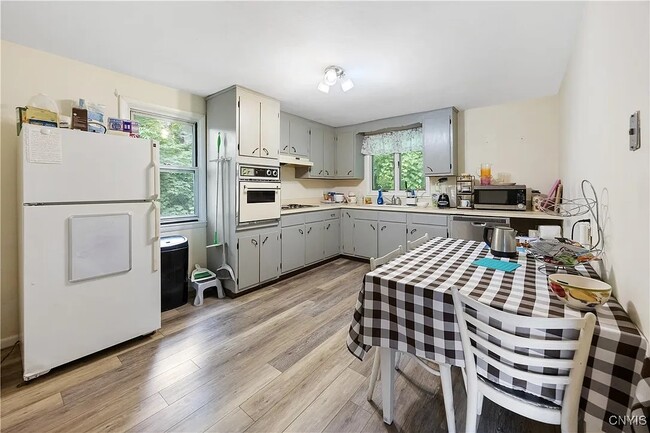 Photo - Ackerman Ave Unit 1