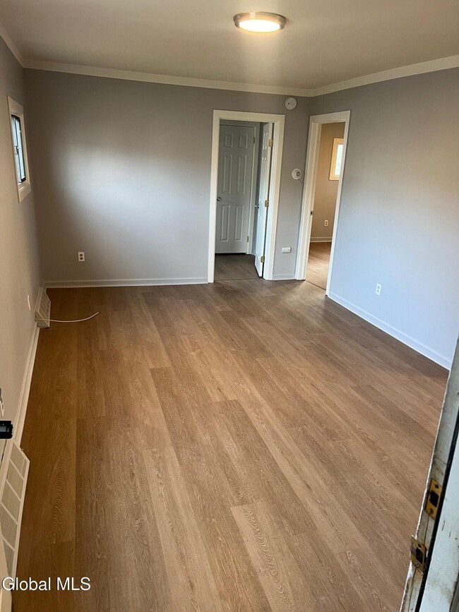 Building Photo - 9 Edward St Unit A