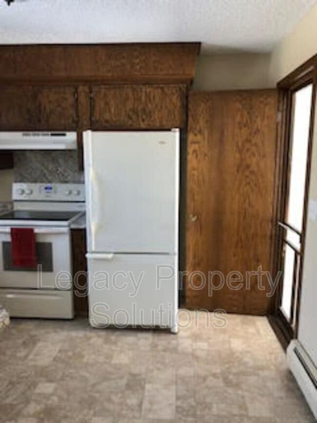 Photo - Modern Twin home in North Bismarck – Conve...