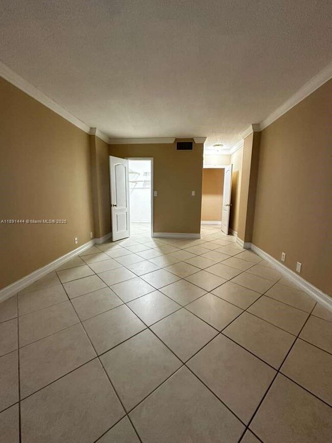 Building Photo - 1455 N Treasure Dr Unit 2N