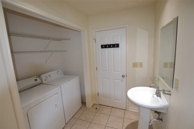Photo - 253 Old Groveton Rd