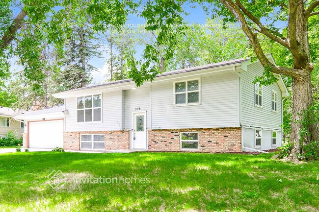 Photo - 906 Ghostley Ln N