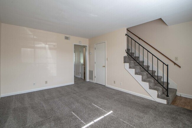 Photo - 371 Peabody Dr