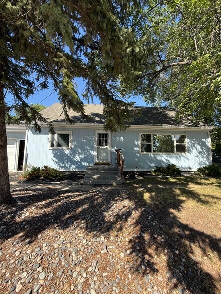 3415 Poly Dr