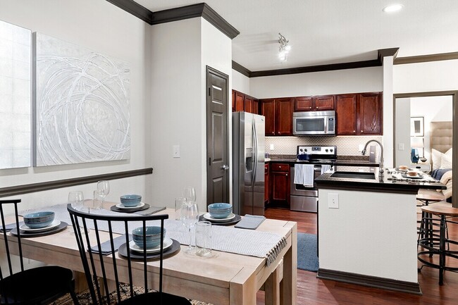 Photo - Move In & Save $500 + Get Fees Credited! Unidad CLL1