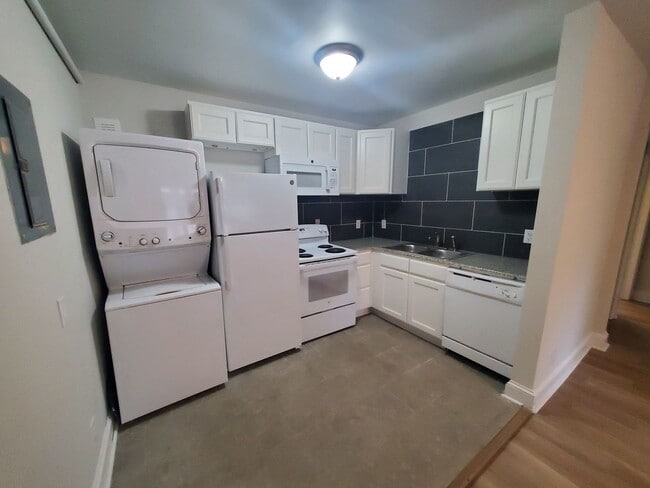 Photo - 214 Woodrow St