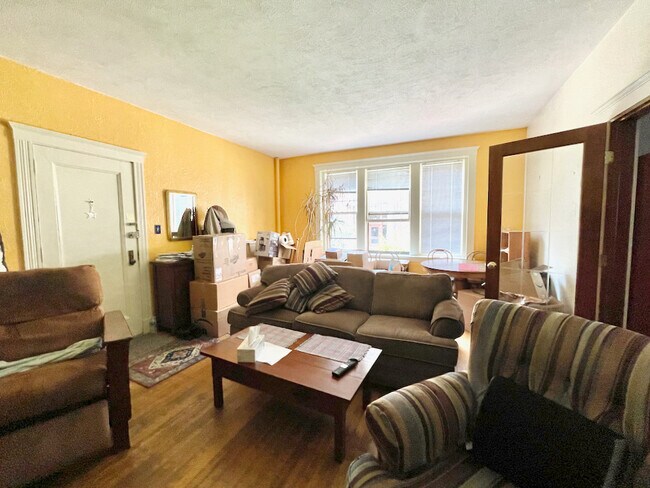 Photo - 18 Alton Pl Unit 1