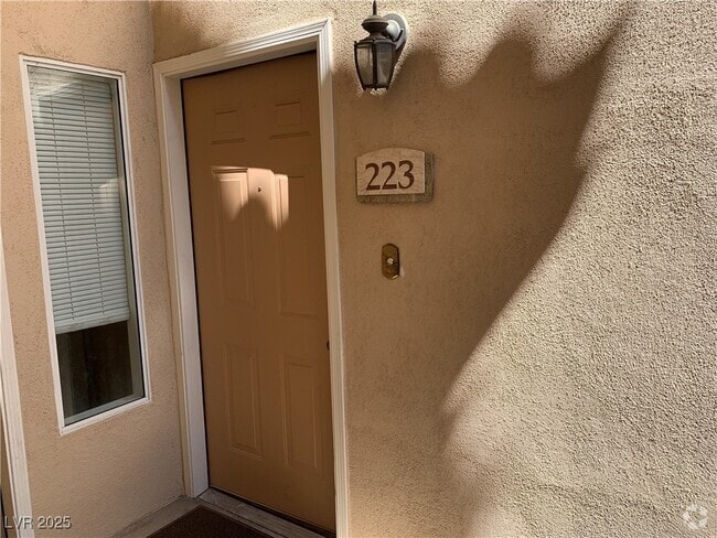 Building Photo - 2050 W Warm Springs Rd Unit 223 Rental