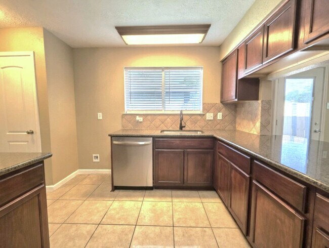 Photo - 6510 Lynngate Dr