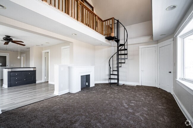 Building Photo - Beautiful 3 Bedroom + Den 2 Full Bath Uppe... Rental
