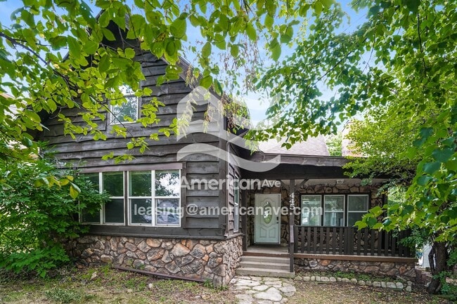Building Photo - 445 N 9th Ave