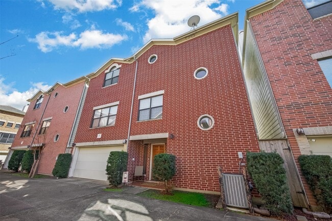 Photo - 2502 Brinkman St