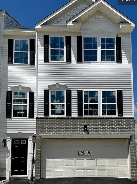 Photo - 179 Lockheed Dr