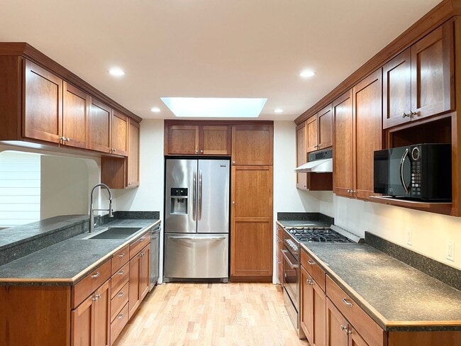 Photo - Remodeled 3+1 Bed 2 Bath Rambler in Juanita