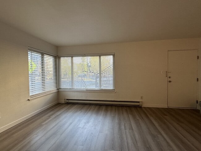 Photo - 5926 Fauntleroy Wy SW