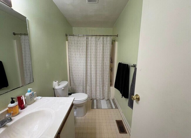 Photo - Spacious Townhouse in Blacksburg, VA.