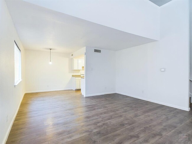 Photo - 2124 Burton Dr Unit 140