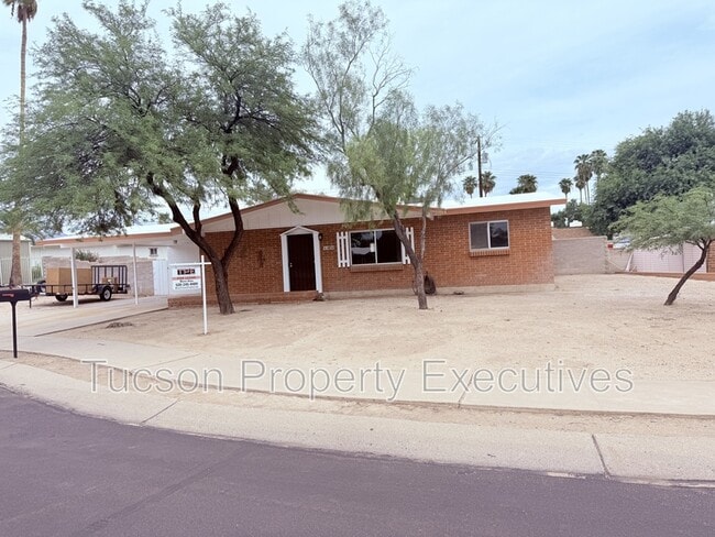 Building Photo - 4834 N Los Altos Pl