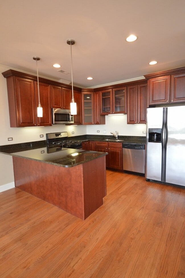 Photo - 3355 N Clark St Unit 2N