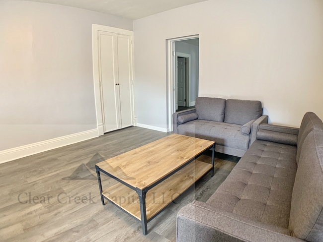 502 Chartiers Ave Unit B