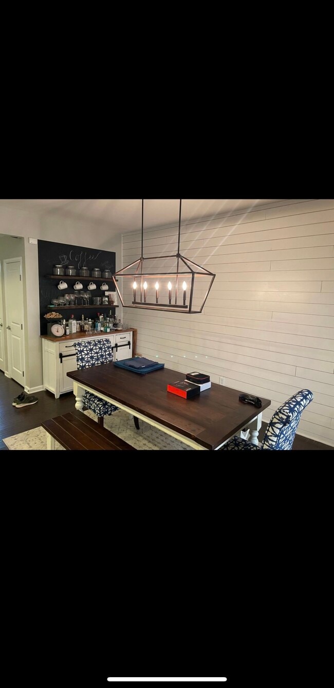 Dining Area - 1759 Fleetwood Dr