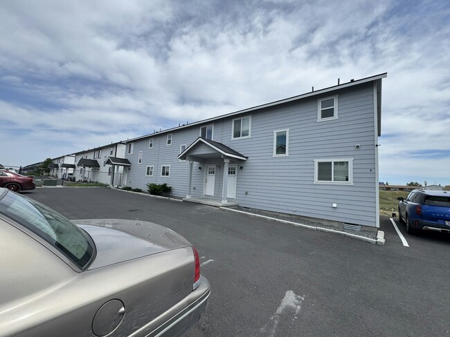 Building Photo - 2813 W Marina Dr Unit 6
