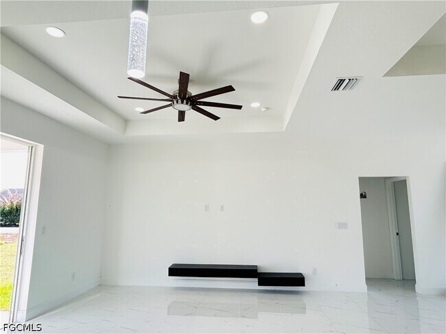 Photo - 2022 Xelda Ave N