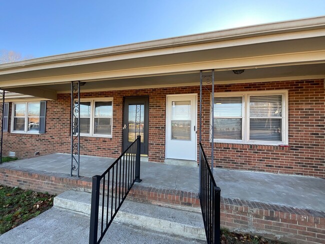 GREAT ranch style duplex in Murfreesboro! - GREAT ranch style duplex in Murfreesboro! House