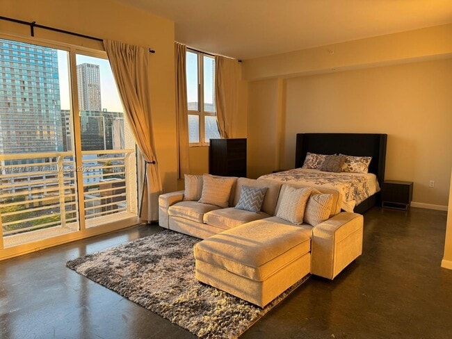 Building Photo - 133 NE 2nd Ave Unit 1417 Rental