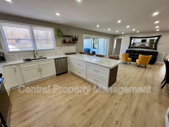 Photo - 204 State Rd S-23-293