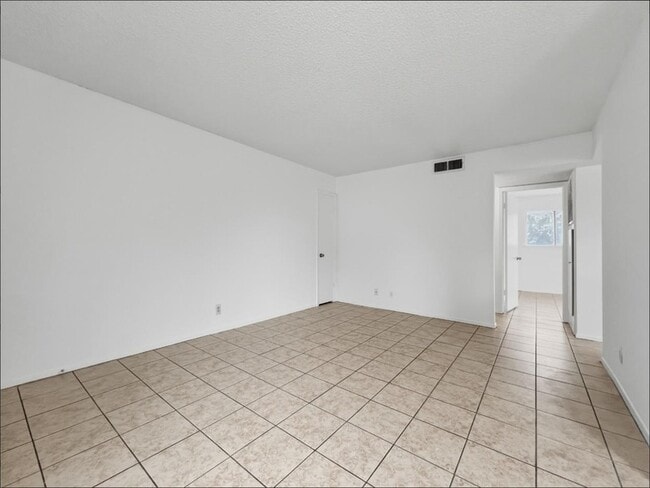 Photo - 3427 Willowrun Dr Unidad D