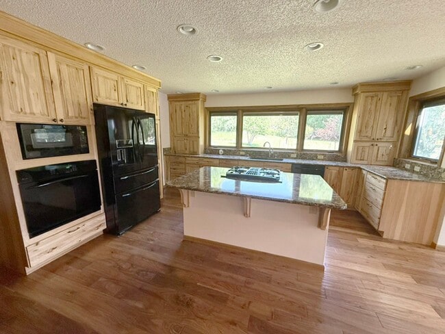 Photo - Private and Quiet Six Bedroom Home on 1 Acre, Southside Bozeman